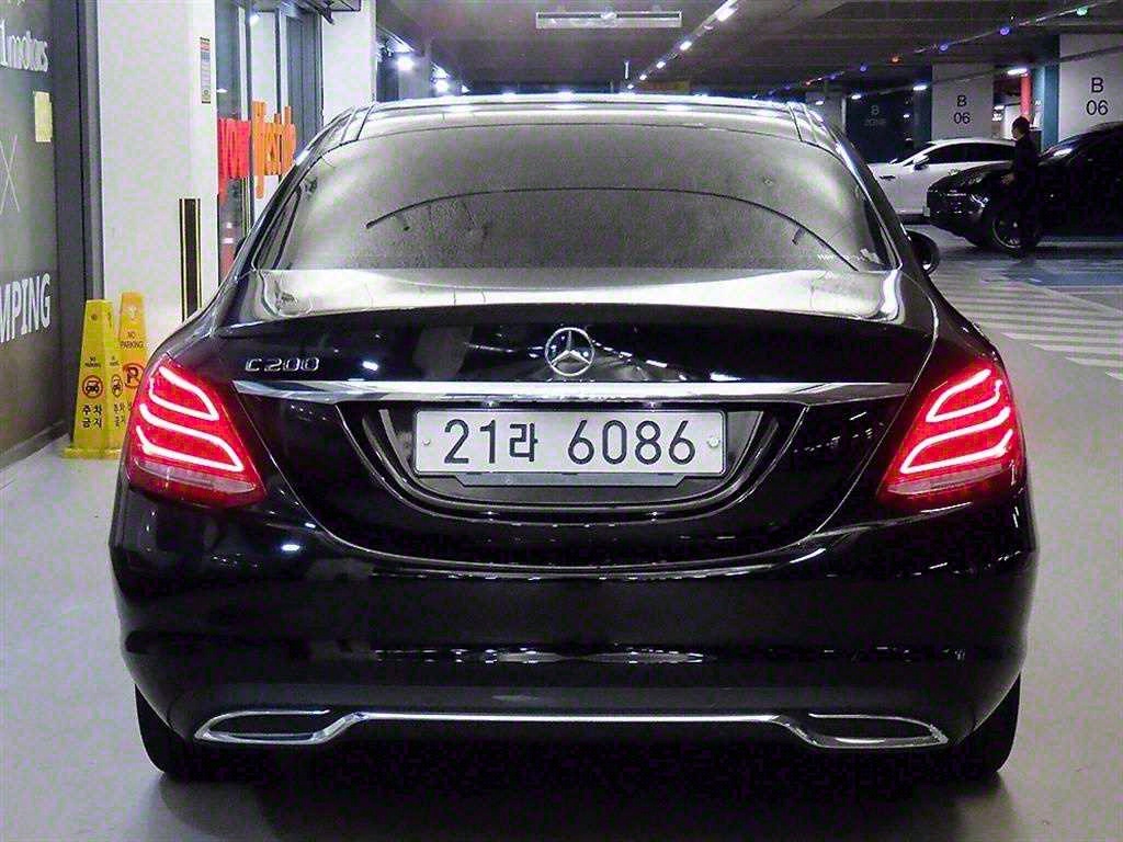 Mercedes Benz C Class - Vista 5