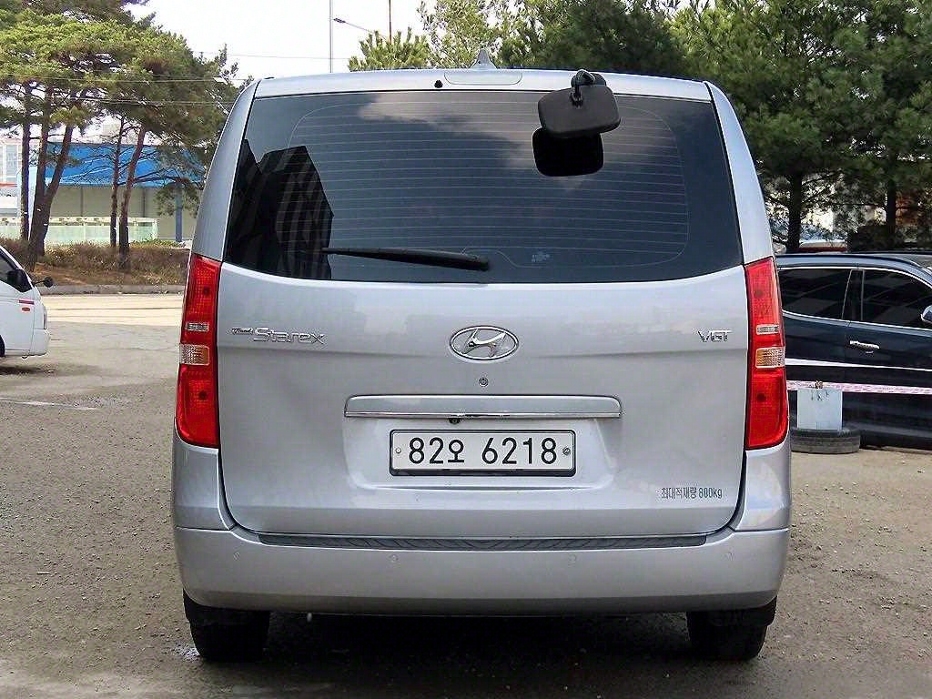 HYUNDAI Starex - Vista 4