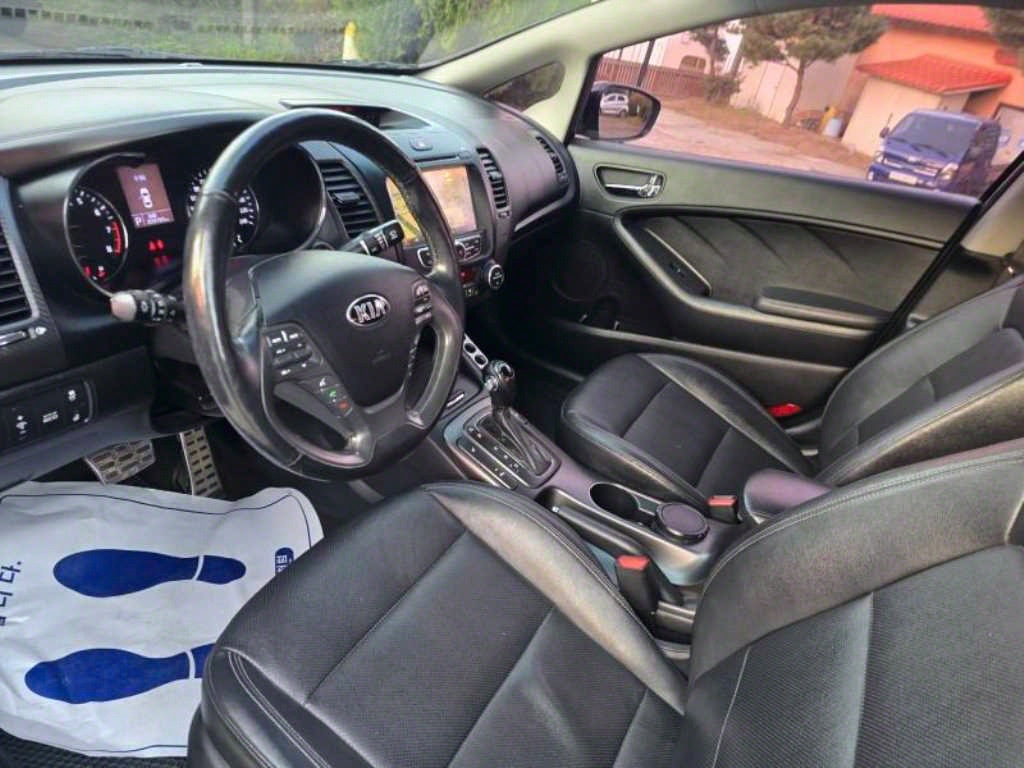 KIA K3 - Vista 10