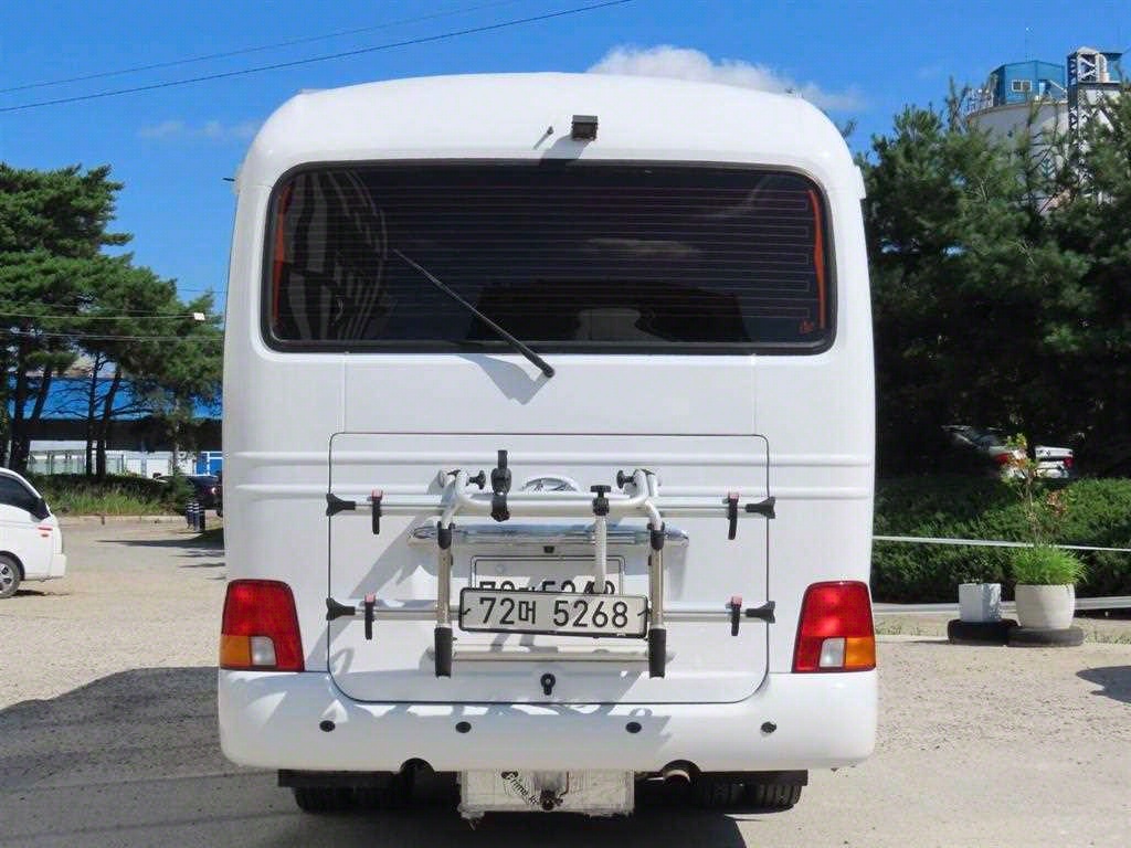 medium and large bus Hyundai bus - Vista 4