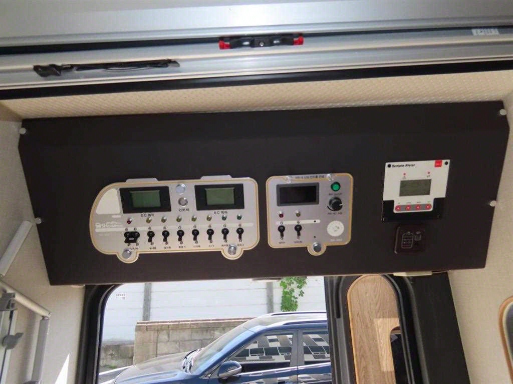 medium and large bus Hyundai bus - Vista 12