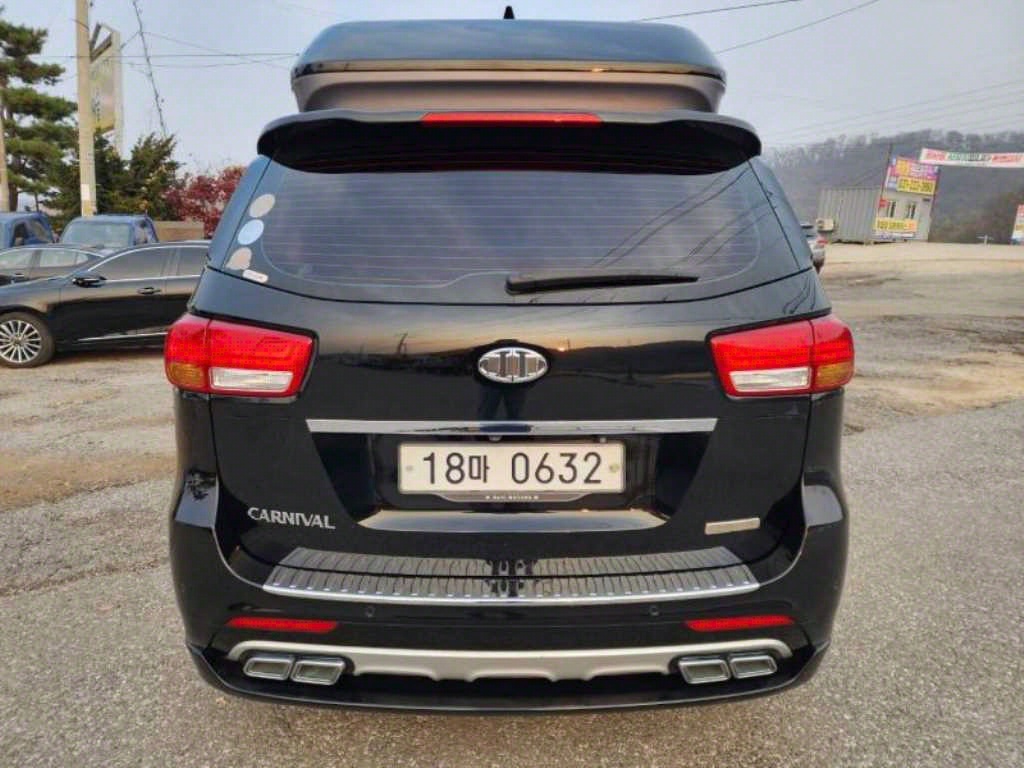 KIA Carnival - Vista 5