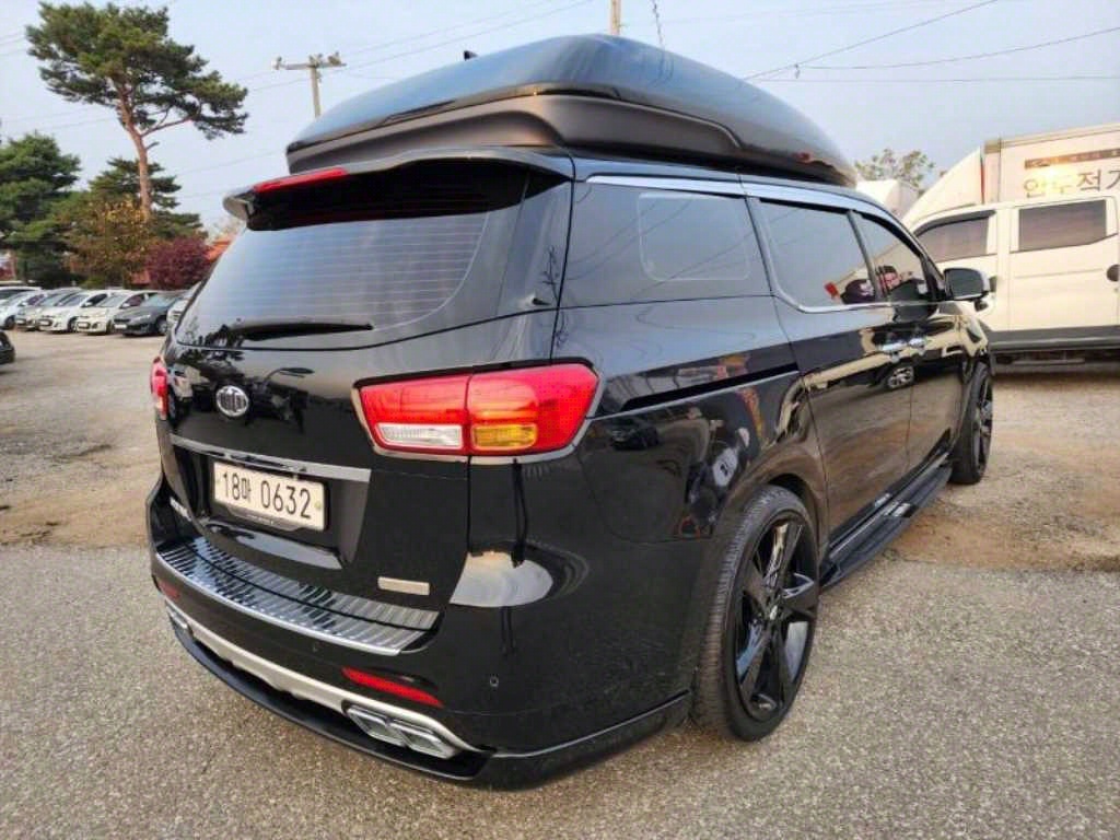 KIA Carnival - Vista 4