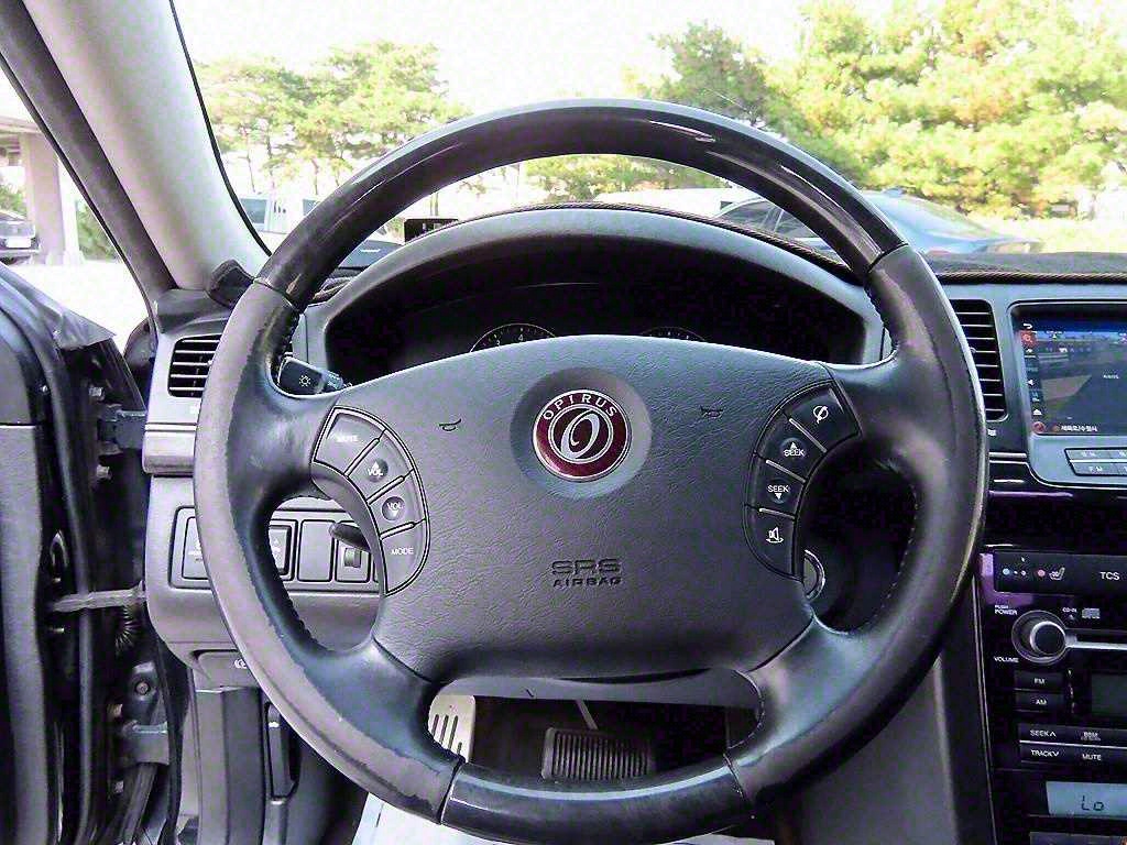 KIA Opirus - Vista 8