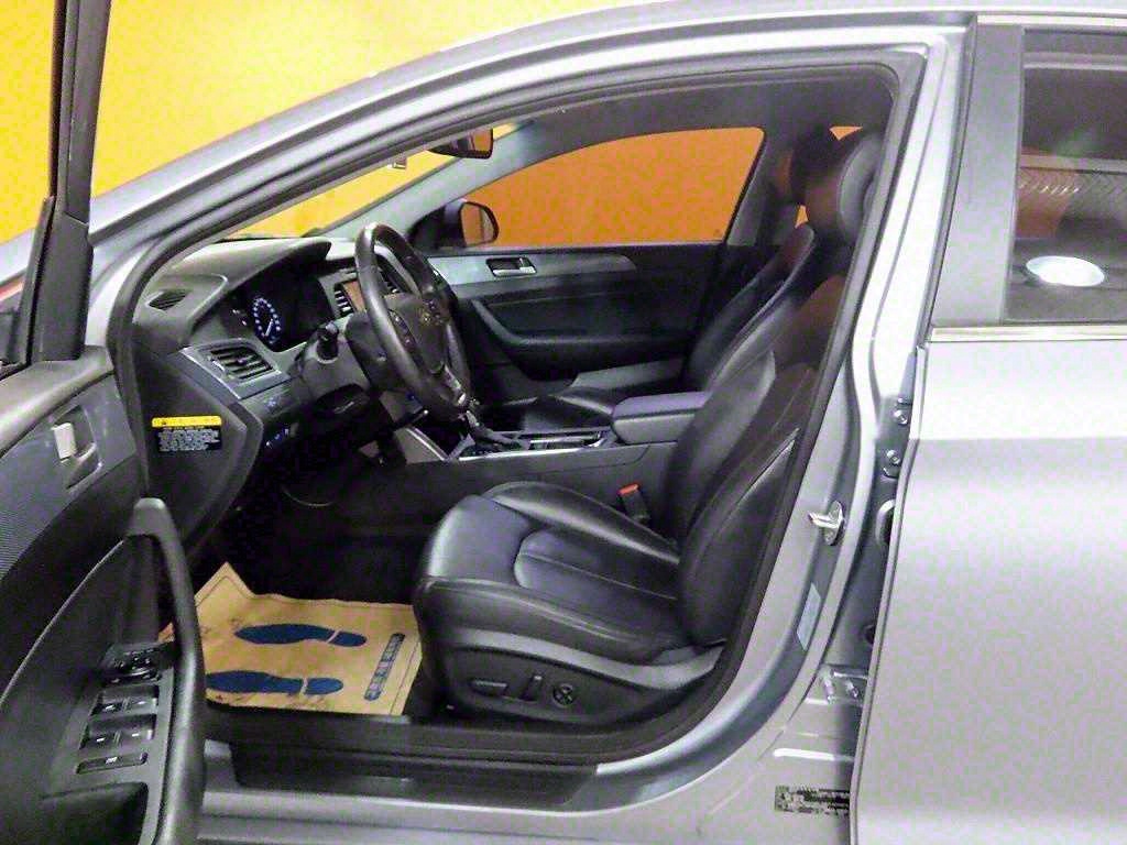 HYUNDAI Sonata - Vista 12