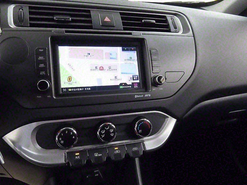 KIA Pride 2015 Blanco - Importación desde Corea - HF Imports Iquique - Foto 13