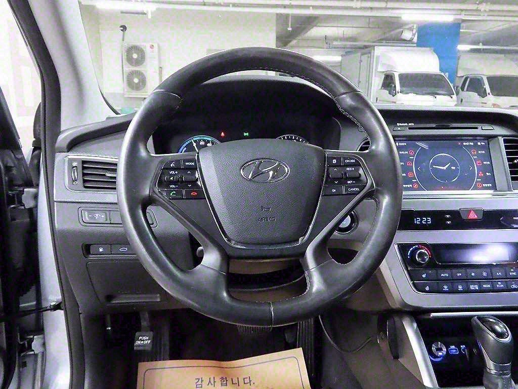 HYUNDAI Sonata - Vista 7