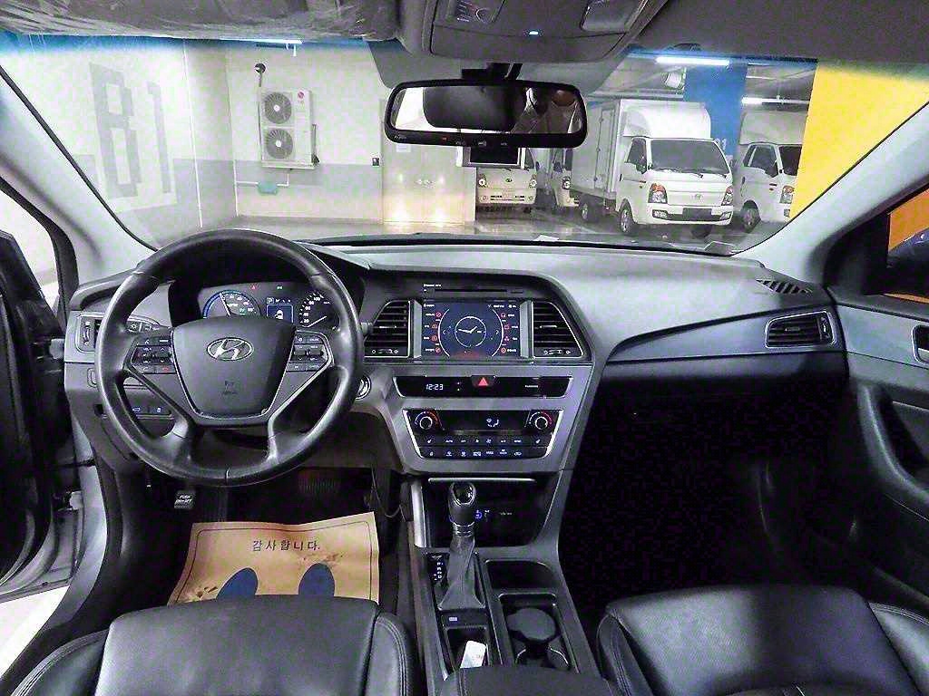 HYUNDAI Sonata - Vista 6