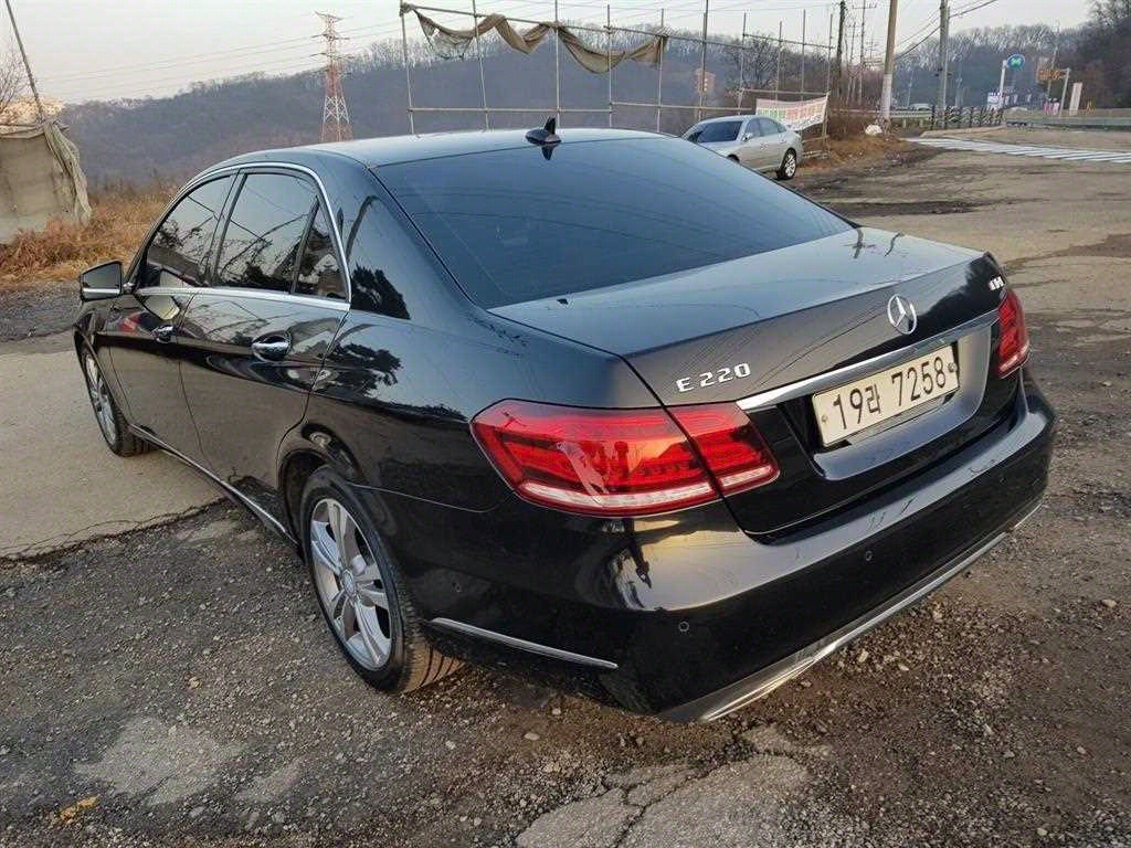 Mercedes Benz E class - Vista 4