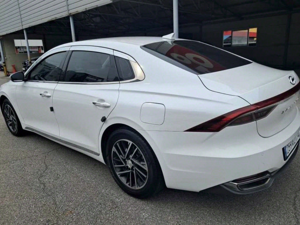 HYUNDAI Grandeur - Vista 5