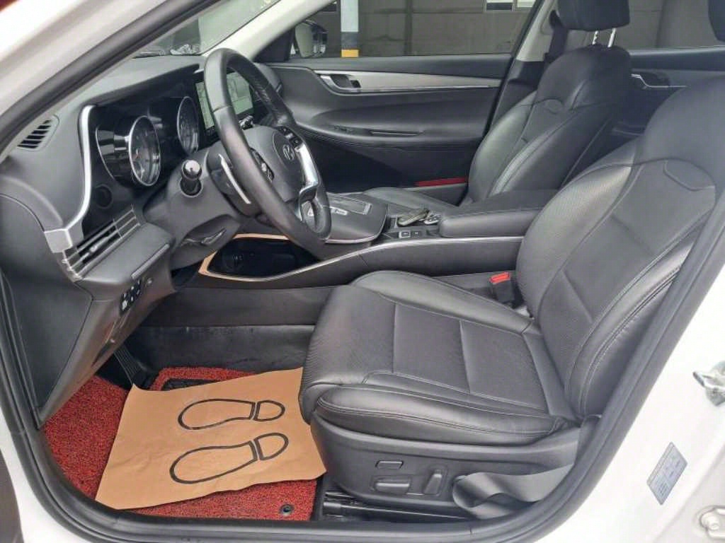 HYUNDAI Grandeur - Vista 7