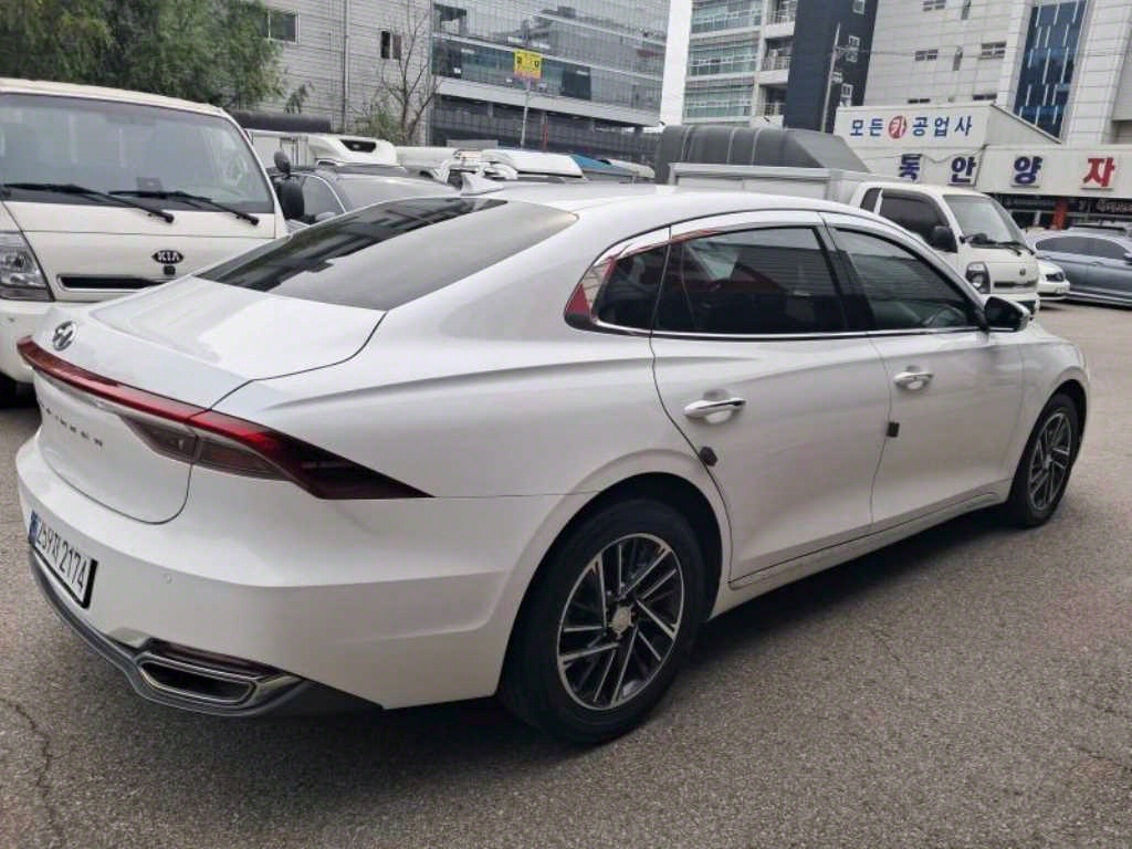 HYUNDAI Grandeur - Vista 4