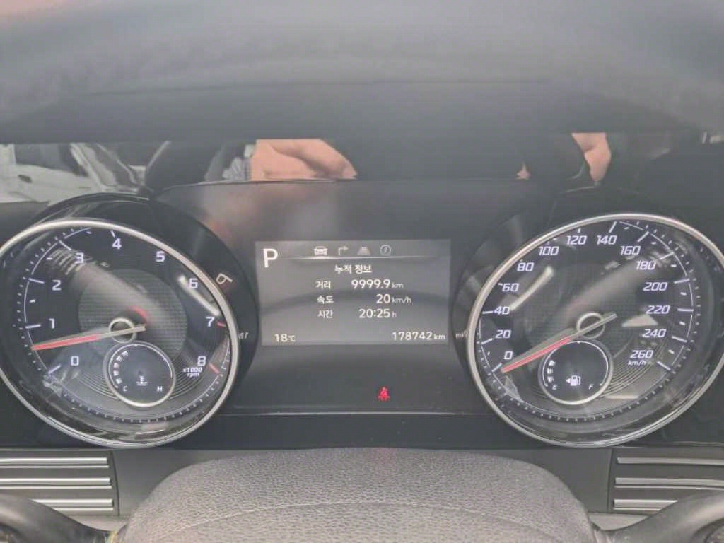 HYUNDAI Grandeur - Vista 9