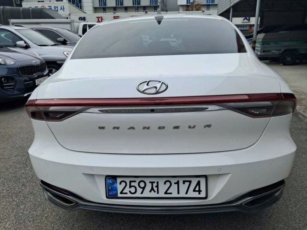 HYUNDAI Grandeur - Vista 6