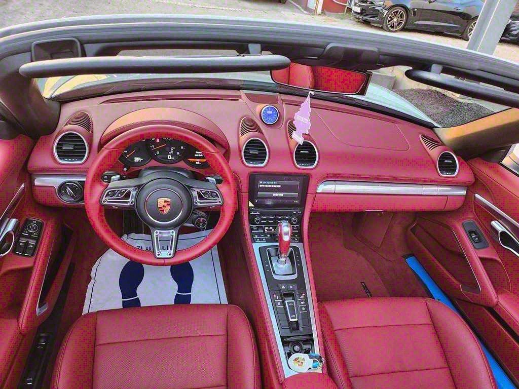 Porsche 718 - Vista 8