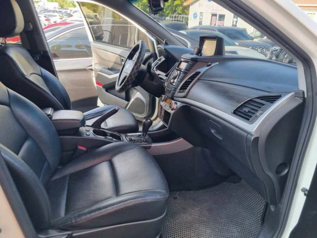 Ssangyong Korando - Vista 11