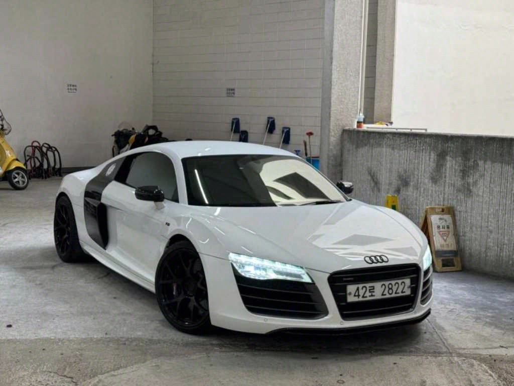 Audi R8