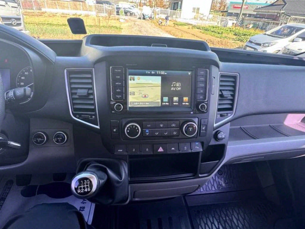 HYUNDAI Solati - Vista 10