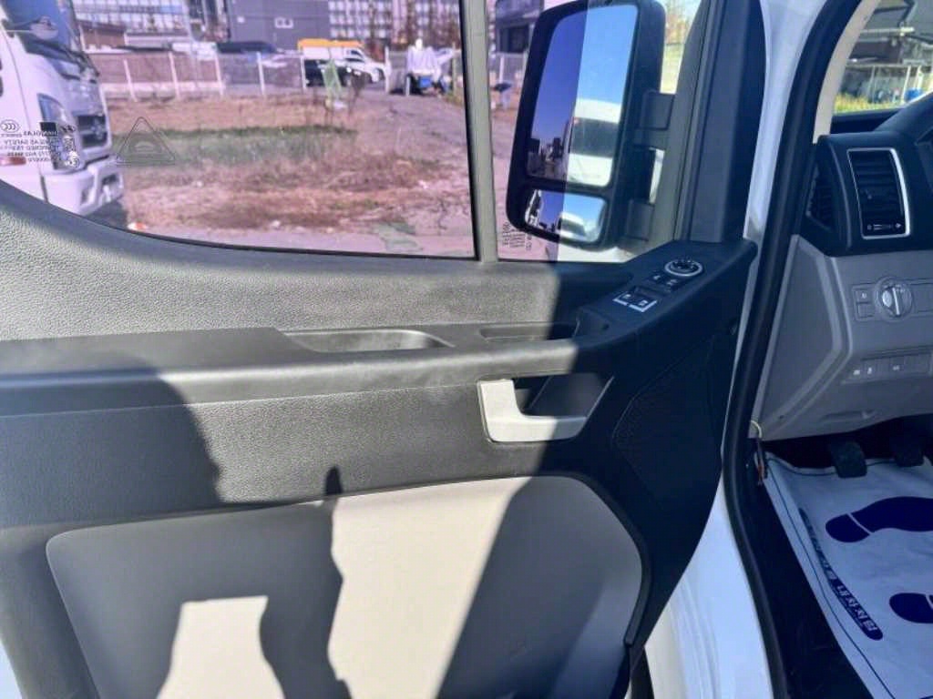 HYUNDAI Solati - Vista 6