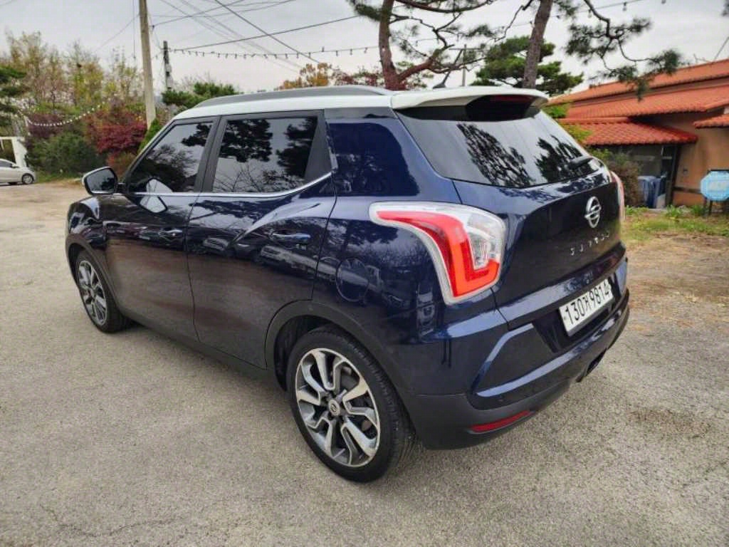 Ssangyong Tivoli - Vista 4
