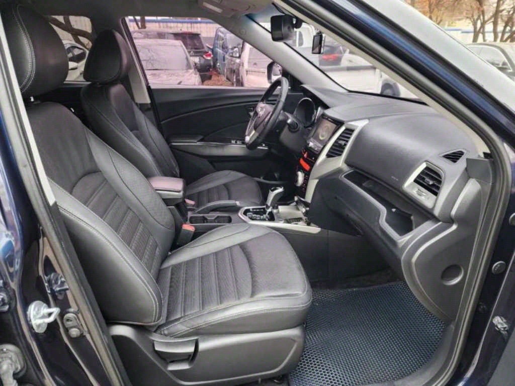 Ssangyong Tivoli - Vista 8