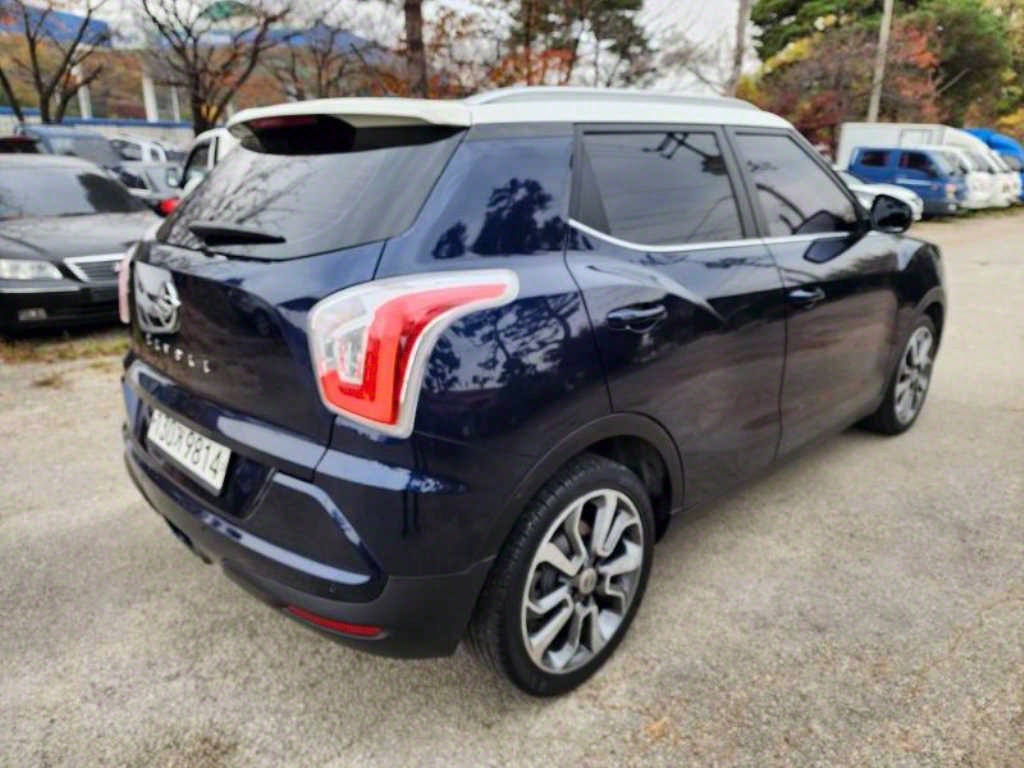 Ssangyong Tivoli - Vista 6