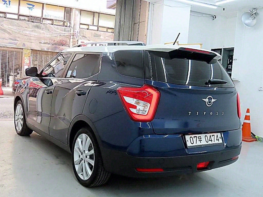 Ssangyong Tivoli - Vista 4