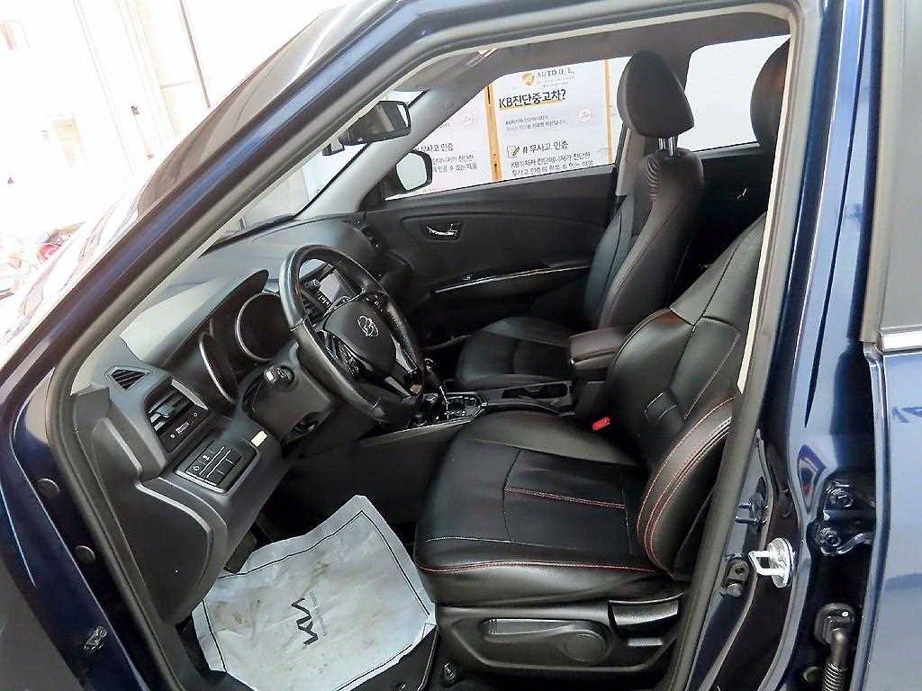 Ssangyong Tivoli - Vista 5