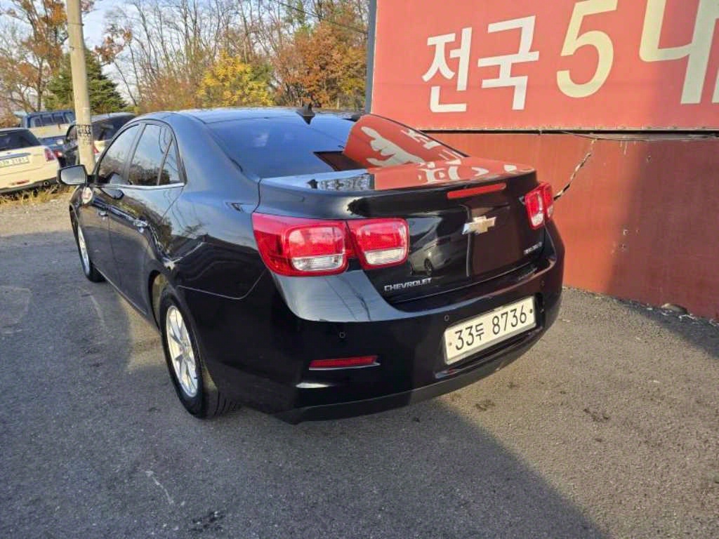 Chevrolet Malibu - Vista 5