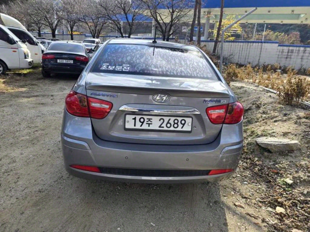 HYUNDAI Avante - Vista 6