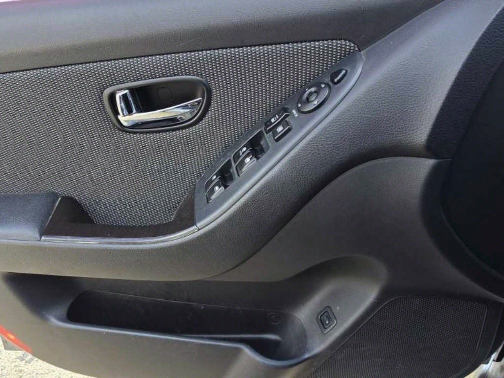 HYUNDAI Avante - Vista 10