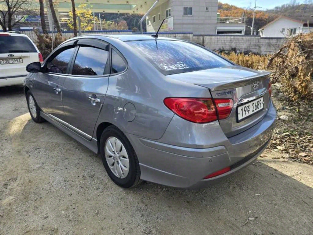 HYUNDAI Avante - Vista 4