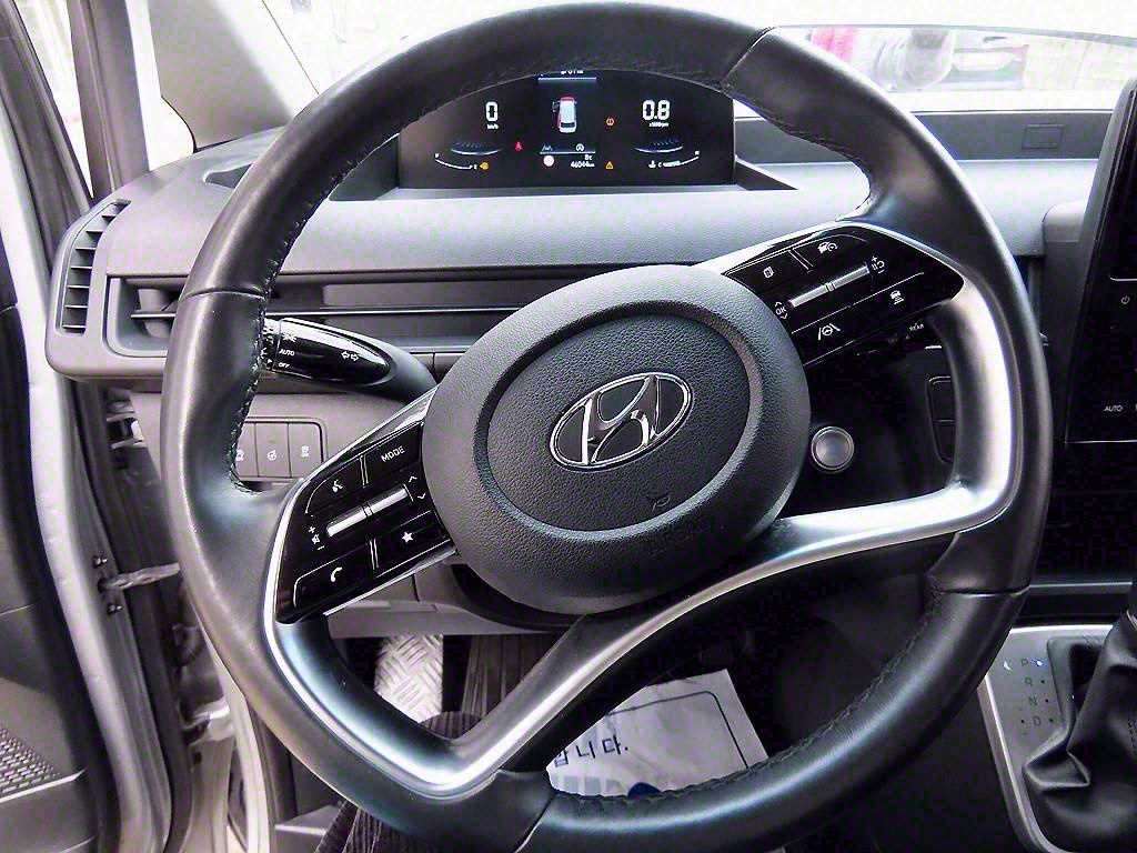 HYUNDAI Staria - Vista 9