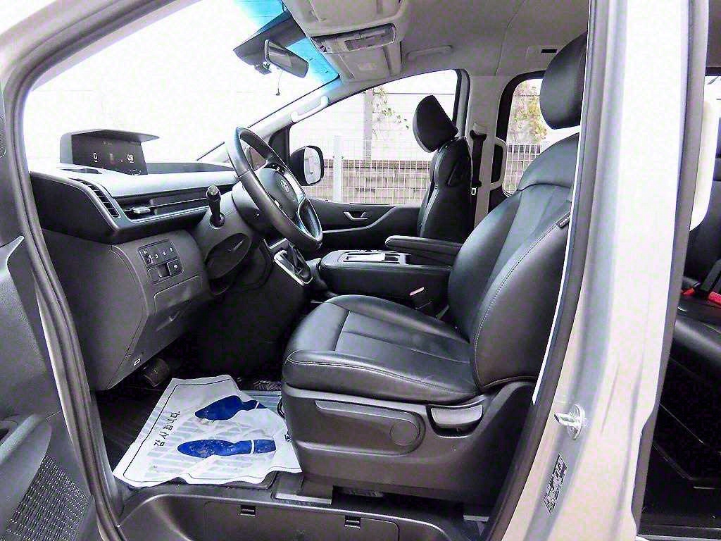 HYUNDAI Staria - Vista 5