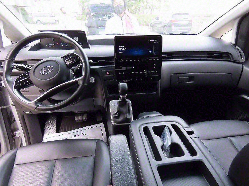 HYUNDAI Staria - Vista 8