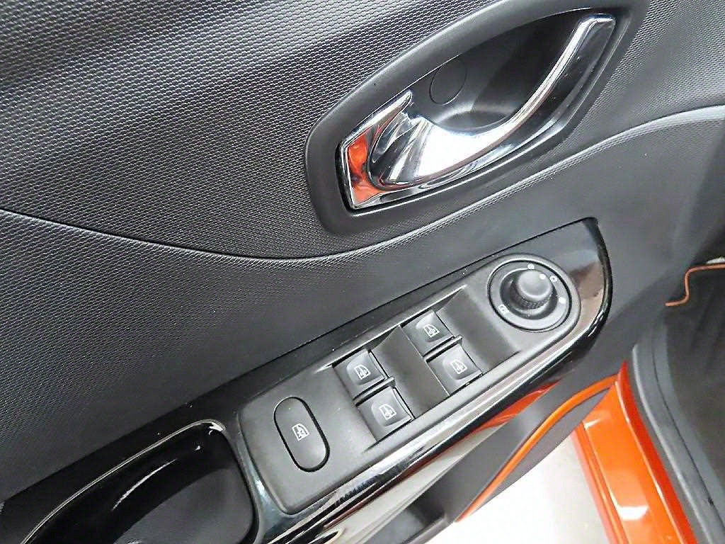 SAMSUNG QM3 - Vista 9