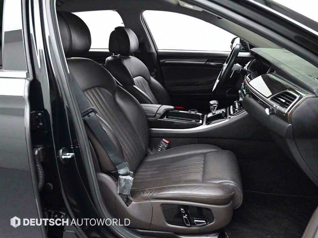 Genesis EQ900 - Vista 10