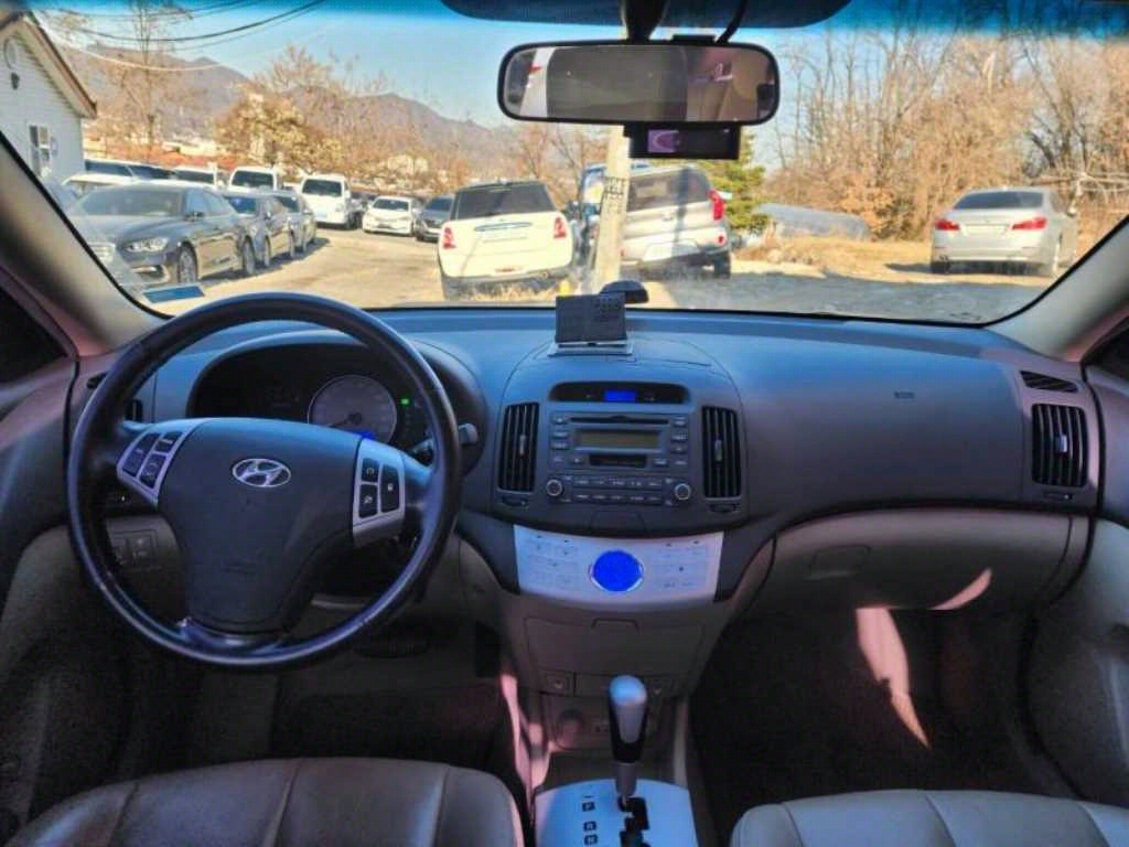 HYUNDAI Avante - Vista 8