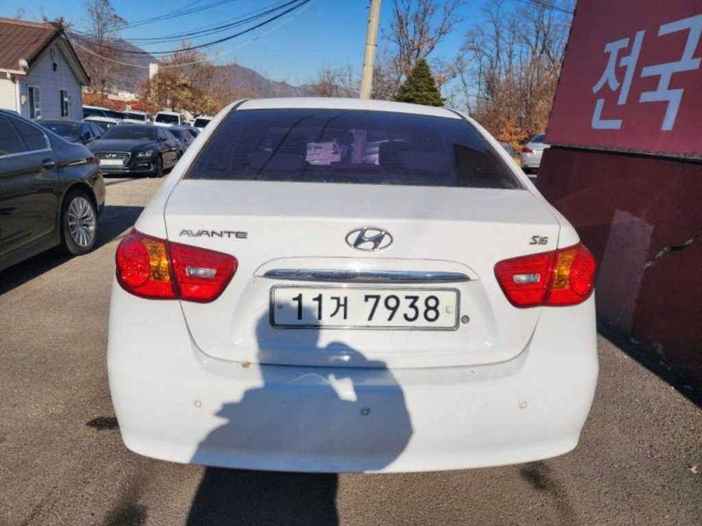 HYUNDAI Avante - Vista 6