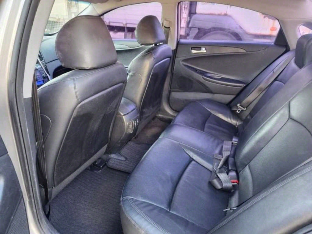 HYUNDAI Sonata - Vista 10