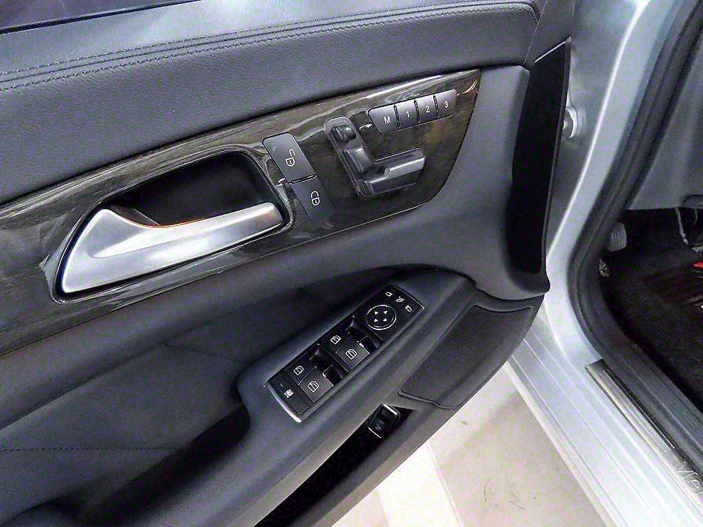 Mercedes Benz CLS Class - Vista 11