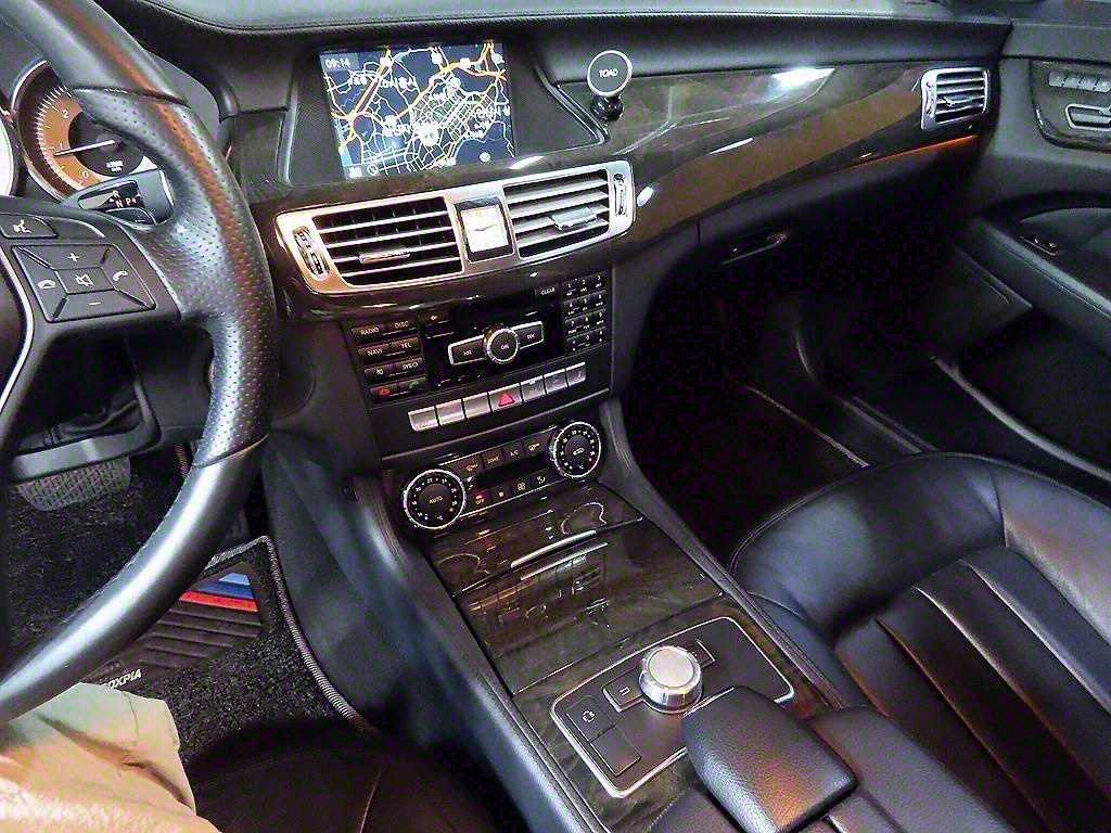 Mercedes Benz CLS Class - Vista 9