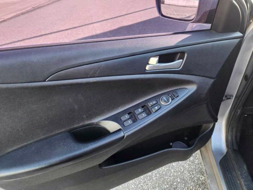 HYUNDAI Sonata - Vista 11