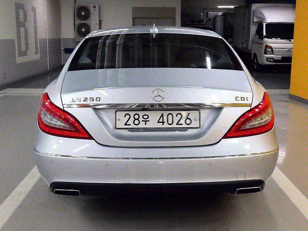 Mercedes Benz CLS Class - Vista 4