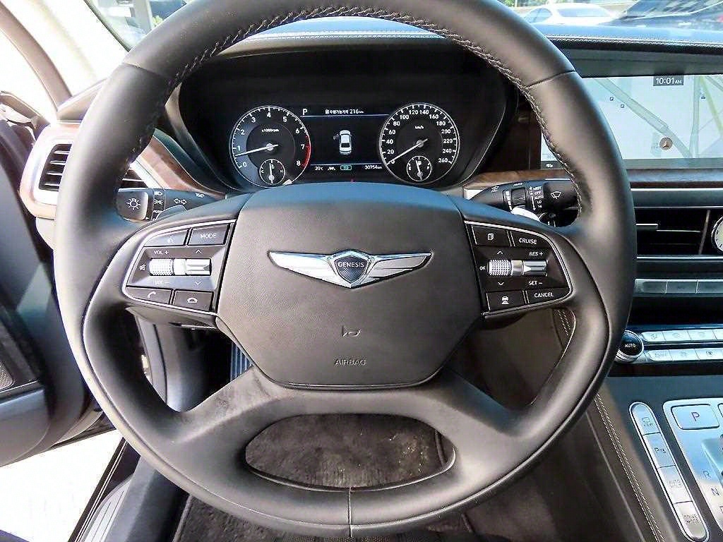 Genesis G90 - Vista 10