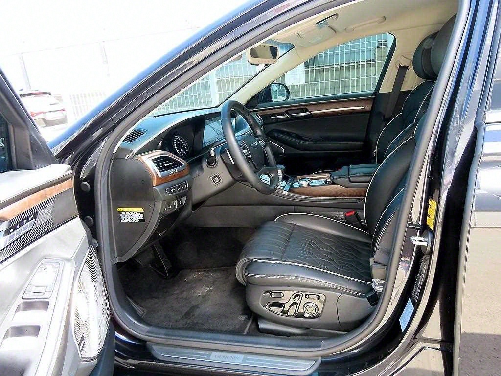 Genesis G90 - Vista 5