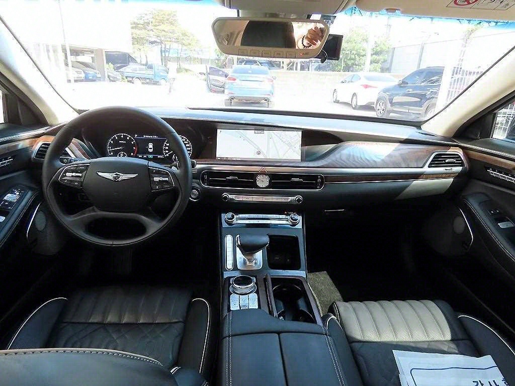 Genesis G90 - Vista 7