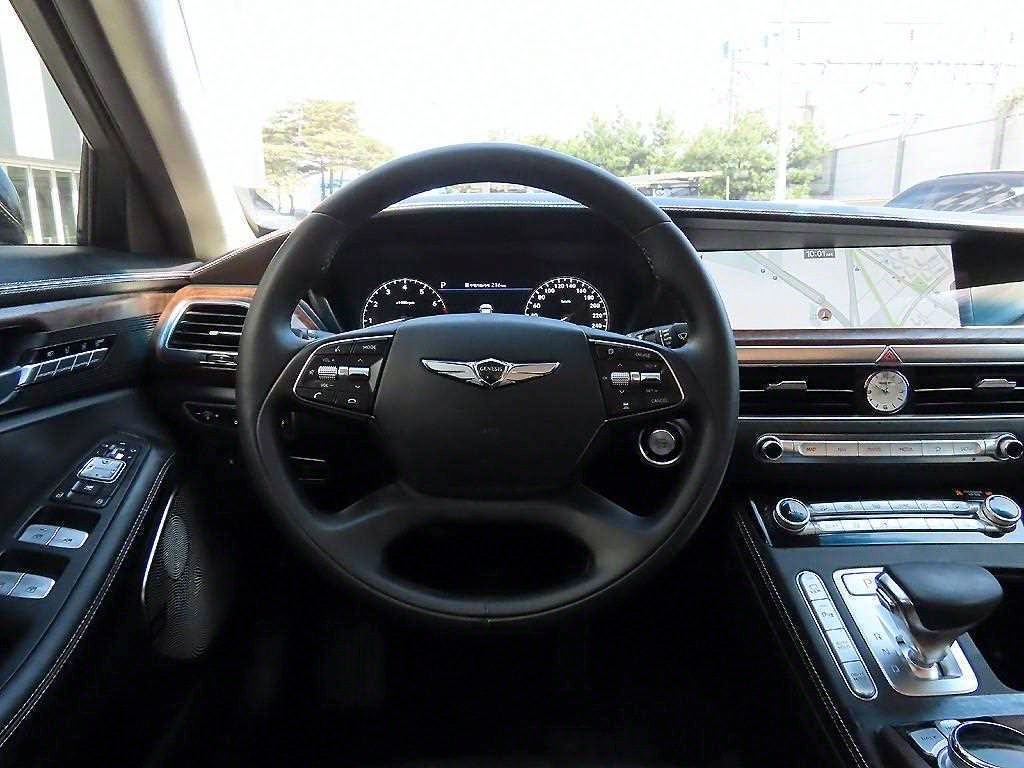 Genesis G90 - Vista 8