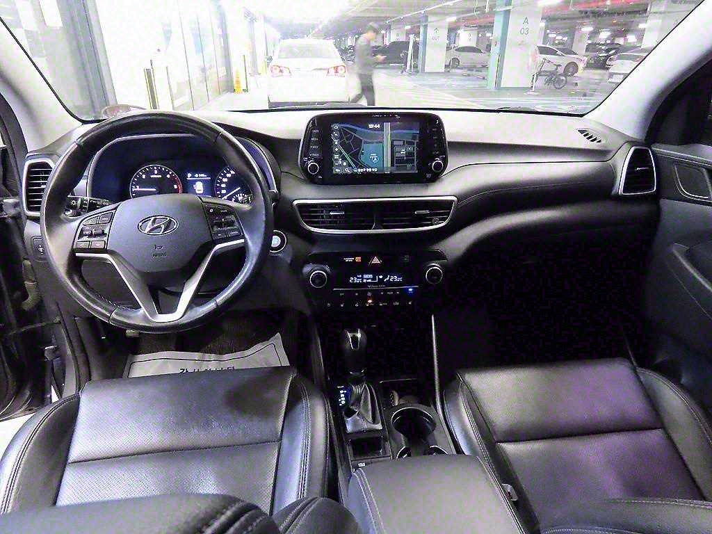 HYUNDAI Tucson - Vista 10
