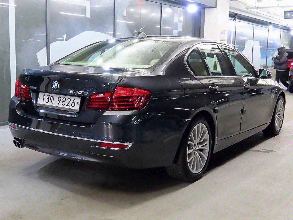 BMW 5 Series - Vista 4